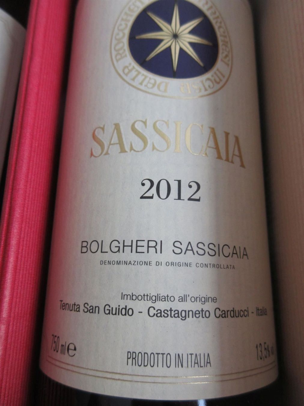 Sassicaia Vino: Sassicaia 2011 und 2012 – Nuovo e nell'imballaggio originale da Binningen venduto da tempipassati 2