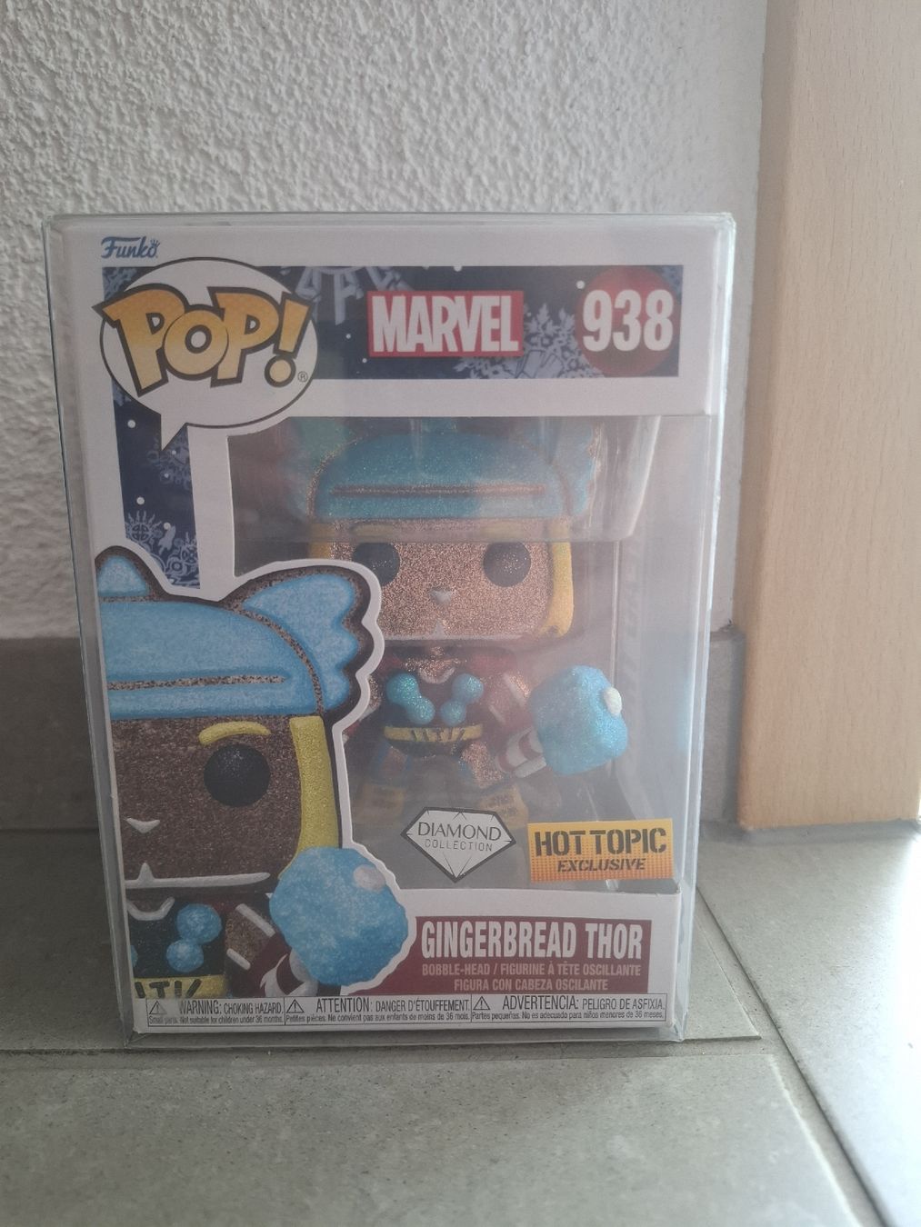 Funko Statuette: Funko Pop Marvel 938 Gingerbread Thor Hot Topic Exclusive – Nuovo e nell'imballaggio originale da Hohentannen venduto da MagmaCollectibles
