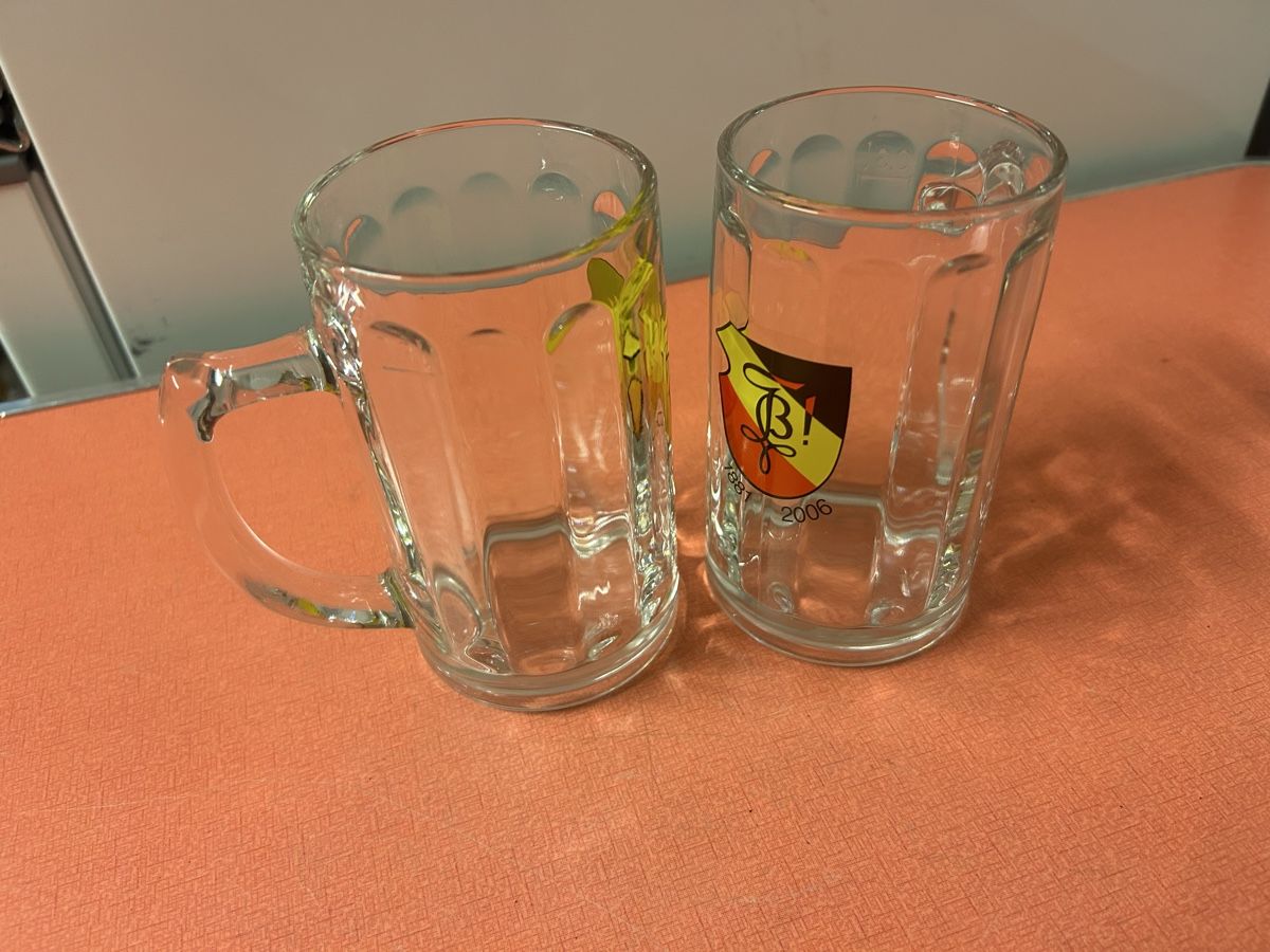 Gläser: 2 Biergläser mit Wappen 2006 ca. 13 cm.  hoch – Gebraucht aus Lanzenhäusern von vic63 3