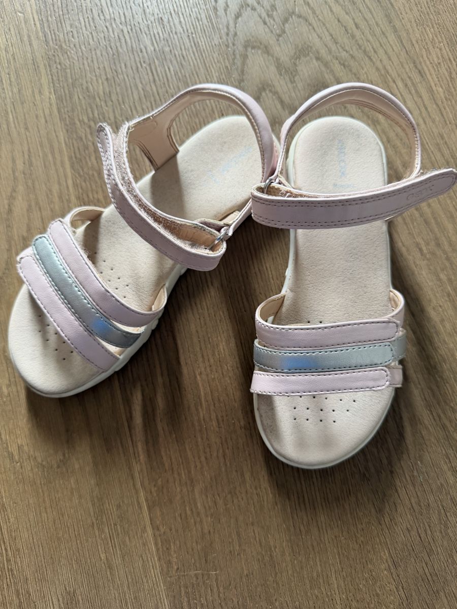 Geox Scarpe per ragazze: Geox Sandalen pink Grösse 31 – Usato da Obfelden venduto da RichardS.