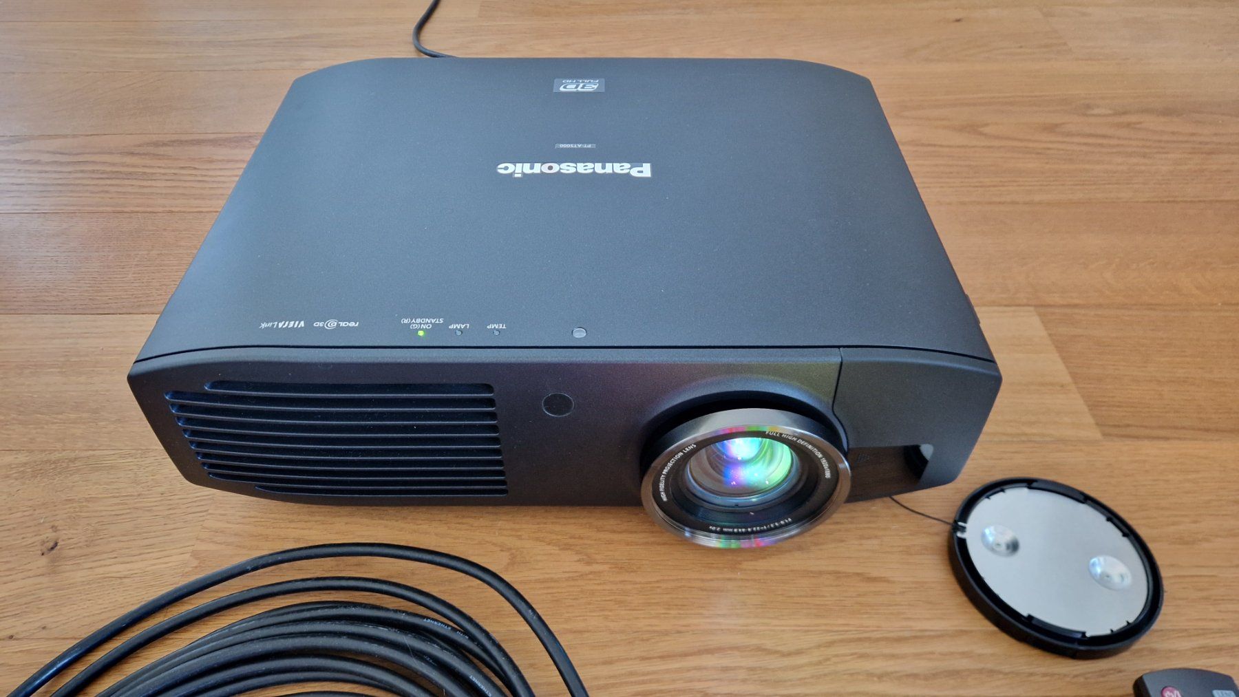 Panasonic Vidéoprojecteurs: 3D Beamer - Panasonic PT-AT5000E – D'occasion à Thun par Chmaster 1