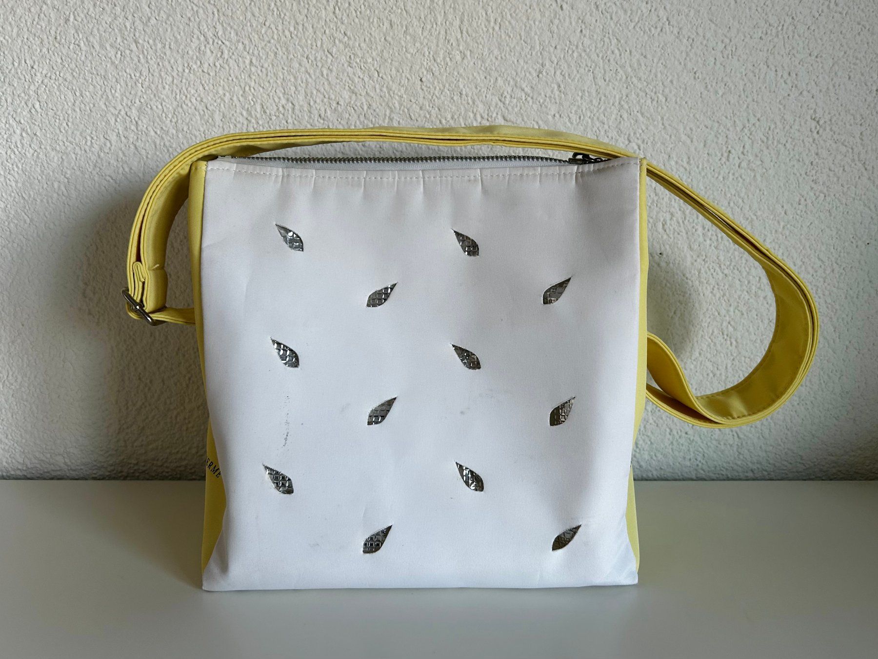 Kühlschränke & Kühlen: Kühltasche von Pierre Hermé – Gebraucht aus Dietlikon von Mankai