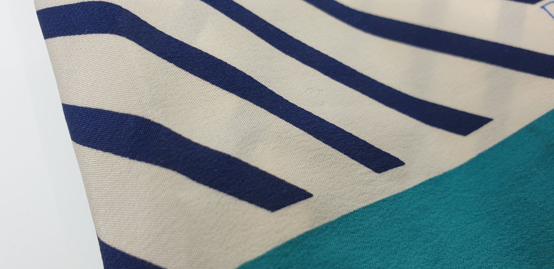 Foulards & écharpes: Foulard Bayron – D'occasion à Emmen par magelan 8