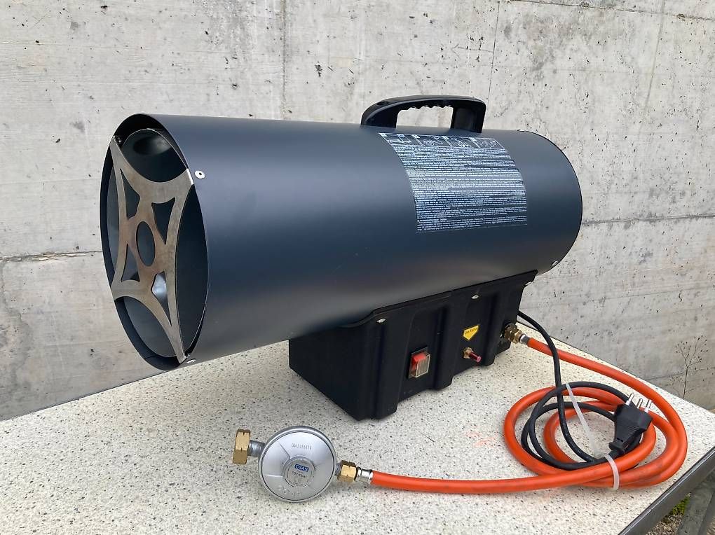 Heizgeräte: Chauffage à air chaud – Gebraucht aus Cortaillod von cri_hw2g