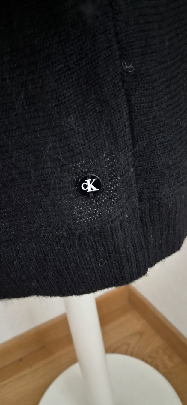 Calvin Klein Maglioni & Felpe: Calvin Klein Jeans Pullover schwarz Grösse S gut – Usato da Rapperswil SG venduto da lemiii 1
