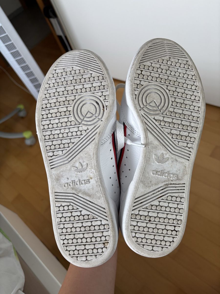 Adidas Scarpe da donna: Adidas Sneakers Grösse 39 1/3 – Usato da Oberrüti venduto da chi_68h7 2
