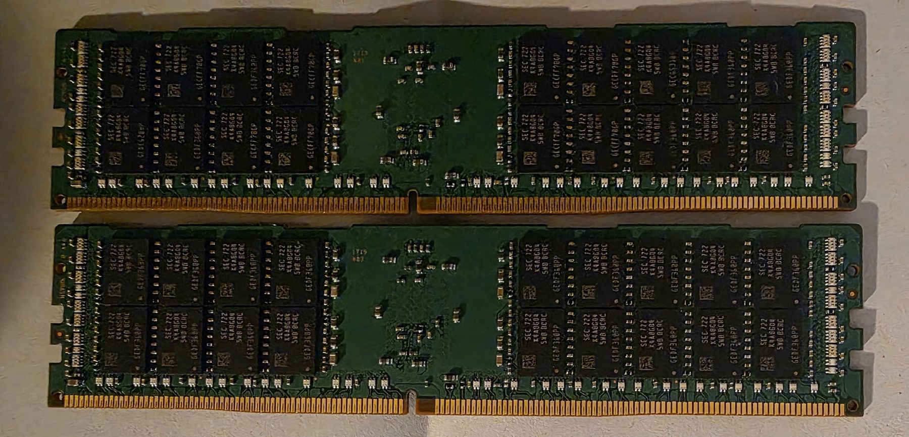 Samsung Memoria / RAM: 2x Samsung 32GB DDR4 RAM 2400T ECC Speicher Module – Usato da Zürich venduto da EsraAFG 1