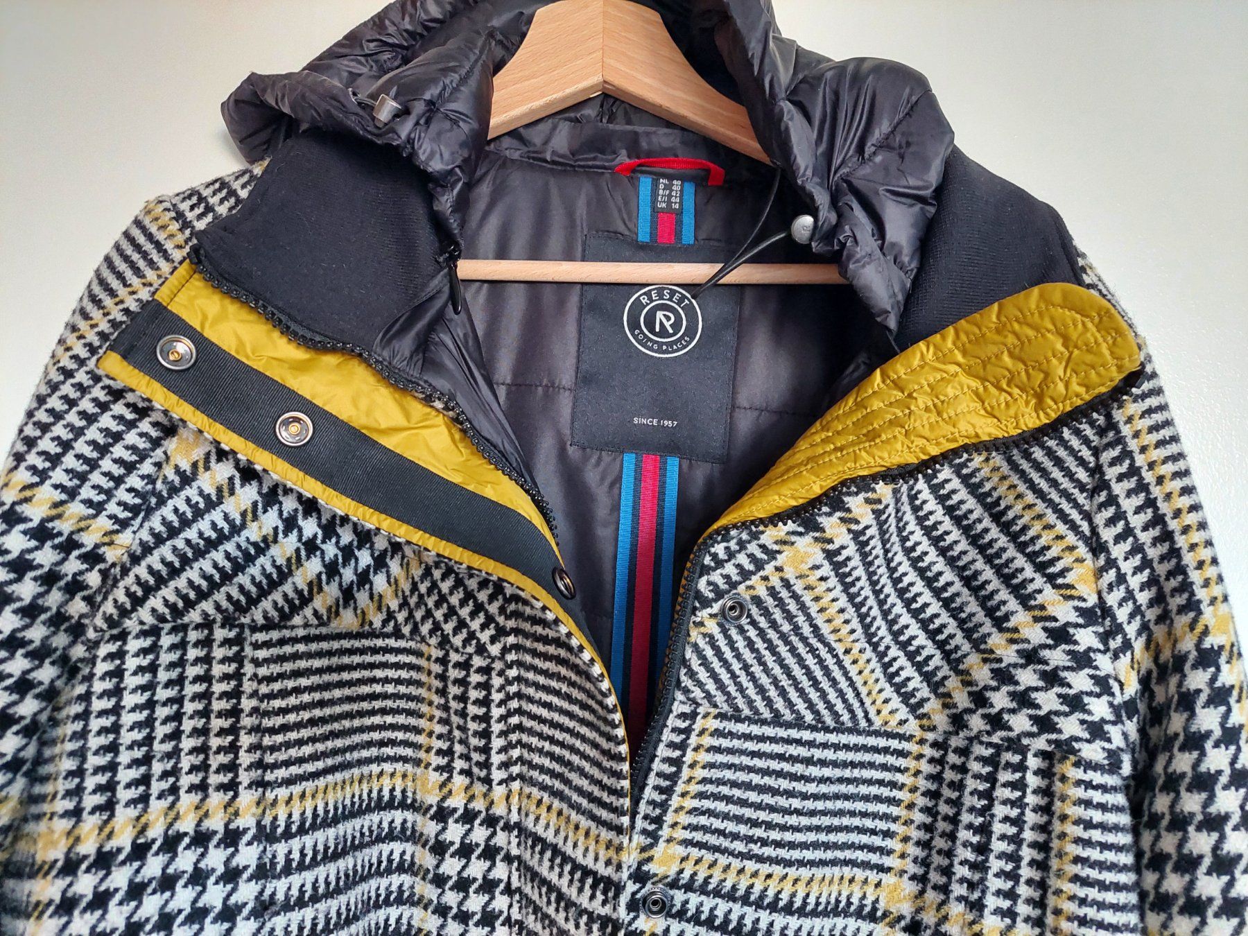 Giacche: HERBST / WINTERJACKE /MANTEL GR. 40 – Usato da Münchenstein venduto da Strupfi 1
