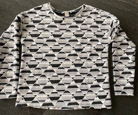 H&M Langarmshirt Gr. XS schwarz weiss Muster Geometric