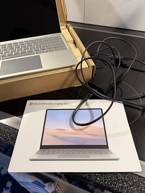 Tablettes PC: Microsoft Surface go – D'occasion à Seedorf UR par Lia_mia 1