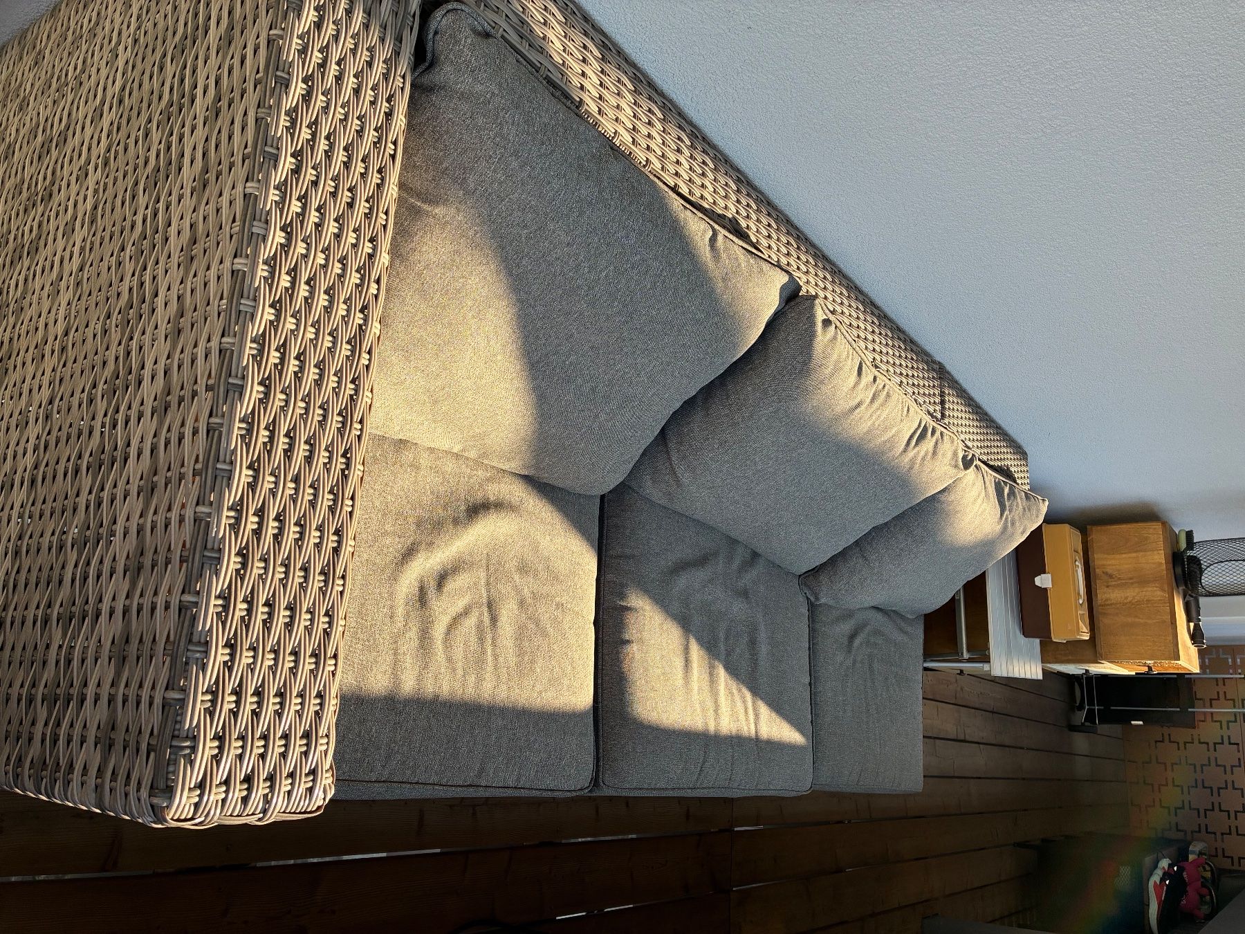 Sofas: Gartensofa Rattan Grau Sofateile mit Kissen gebraucht – D'occasion à Kaiseraugst par ike2300 2