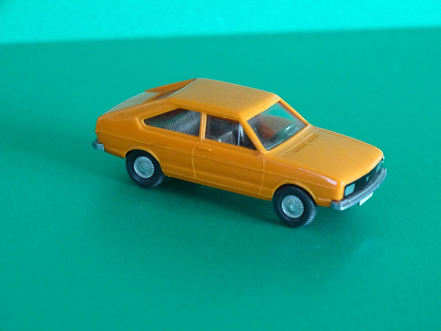 Wiking Modellini d'auto: VW Passat von Wiking 1/87 – Usato da Bretzwil venduto da Meex 1