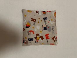 Kirschsteinkissen, neu, Buchstaben und Tiere, Beige 17x17 cm