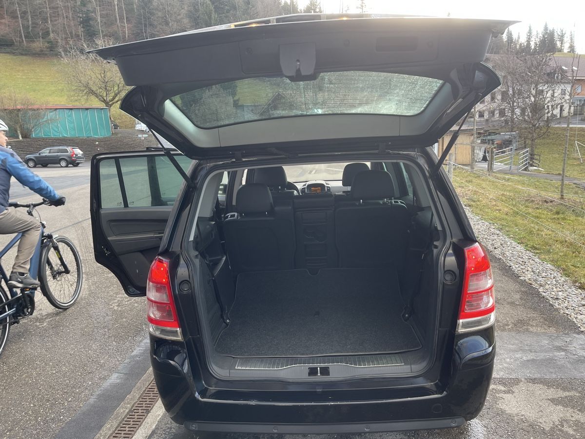 Opel Autos: Opel Zafira Platz 7  – D'occasion à Spiez par bertula 3