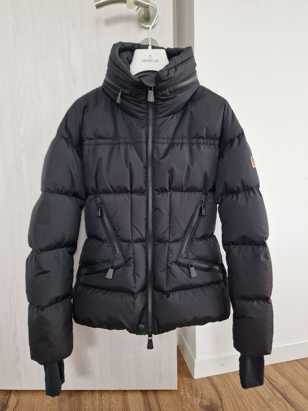Moncler Giacche: Moncler Grenoble "Dixence" XS – Nuovo (secondo la descrizione) da Yverdon-les-Bains venduto da Ed9lude 6