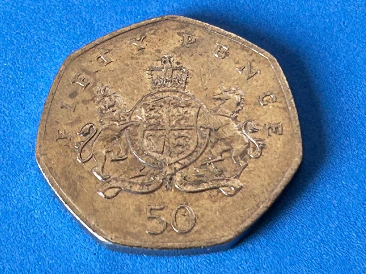 Alle Münzen: UK - 50 Pence - Christopher Ironside 2013 – Gebraucht aus Corcelles NE von AJKader