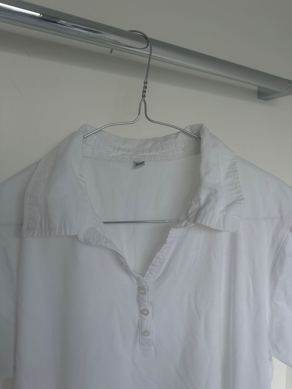 T-Shirts: Weisses Damen-Poloshirt Gr.38 – Gebraucht aus Triesen von ann_6mxb
