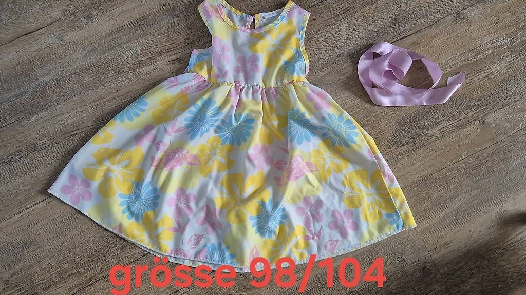 Lotti & Set di vestiti: 3 neue sommerkleider 98/104 – Usato da Immensee venduto da ser_8529 1