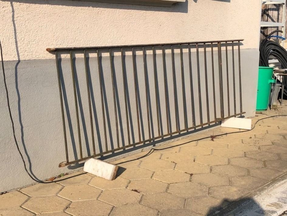 Ringhiere: Antikes Geländer mit Handlauf – Usato da Seon venduto da Sock21