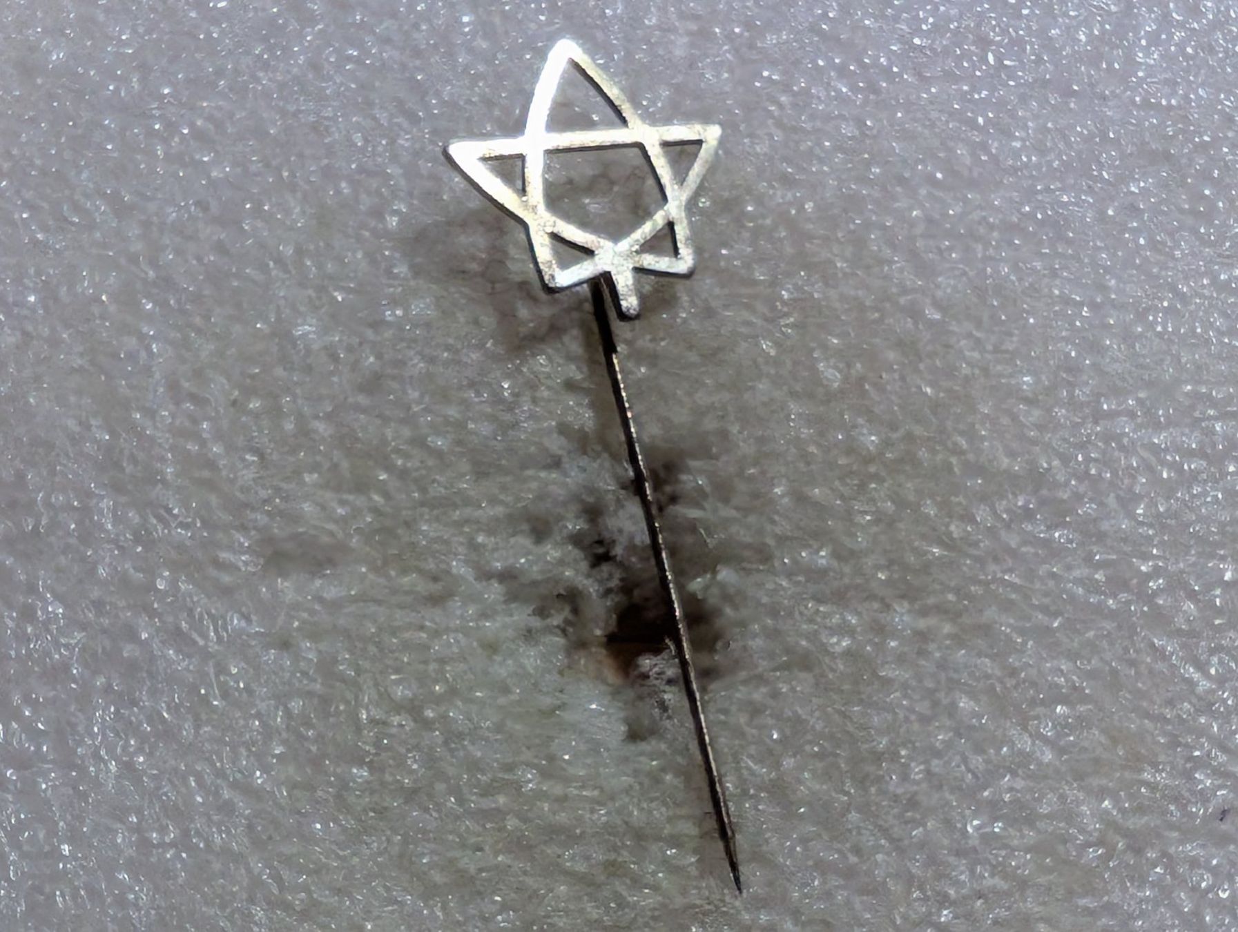 Placchette & Badge: Ansteckpin 39: – Usato da Oppligen venduto da Pin-Fall-Shop