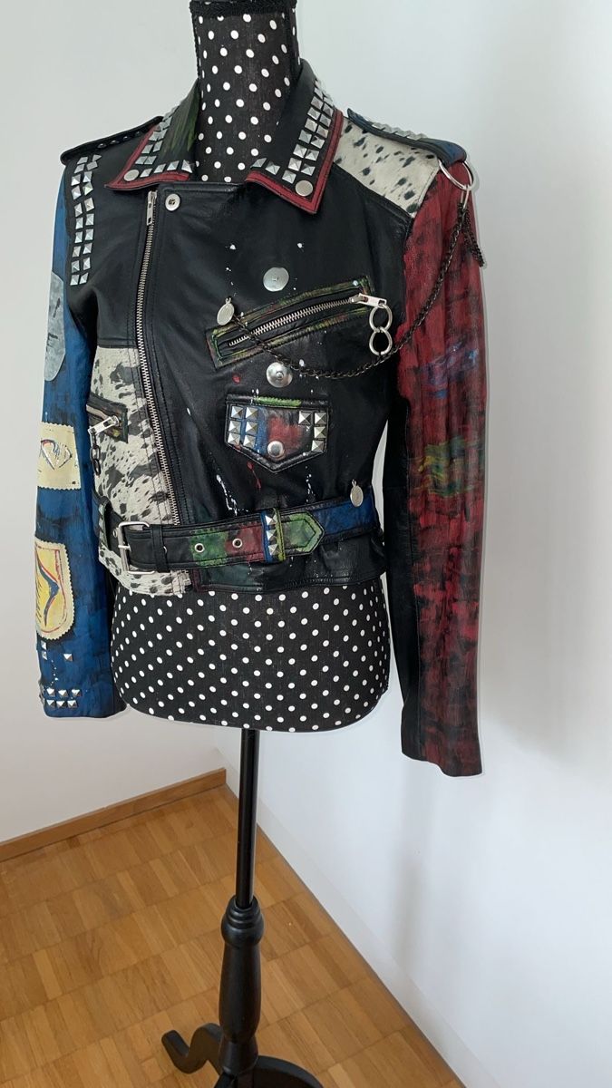 Giacche: Echtleder Bikerjacke Patchwork Nieten Grösse S – Nuovo (secondo la descrizione) da Zürich venduto da enjoyxvintage 1
