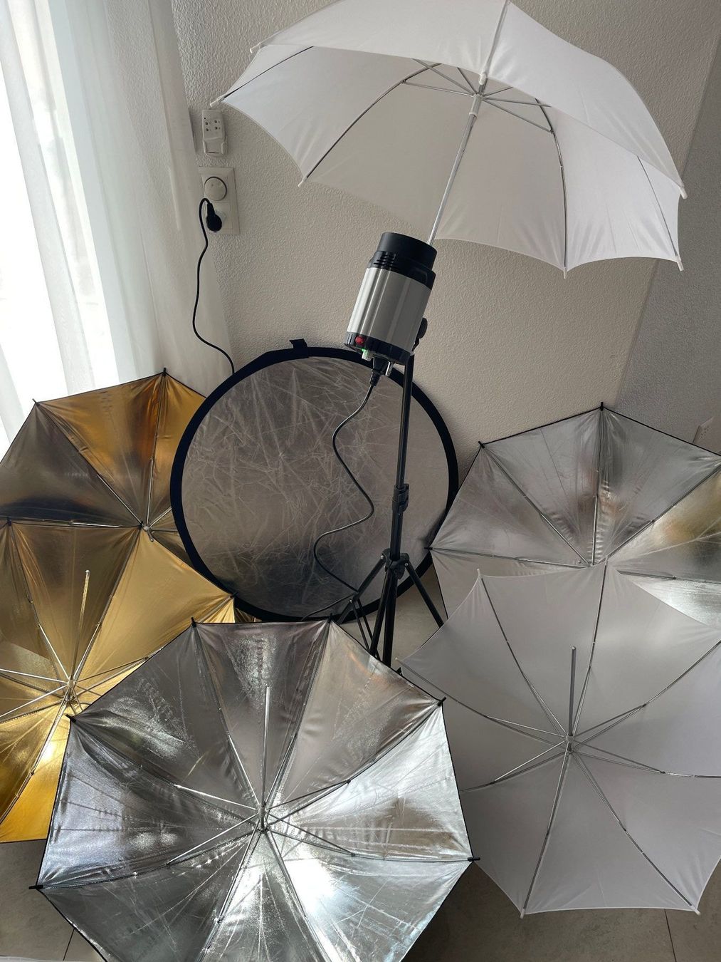 Flash: Fotoschirme und Blitz Lampe – Usato da Dagmersellen venduto da Arcticsnow2017