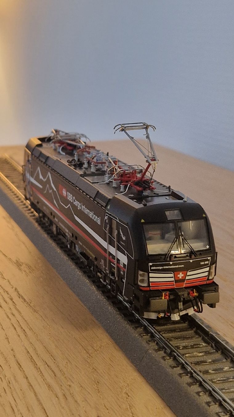 LS Models Modellini di ferrovie: LS MODELS 97997 DC: Vectron Br193-665 SBB Cargo Inter.  – Nuovo (secondo la descrizione) da Lausanne venduto da Greg755 3