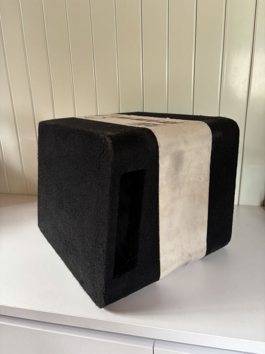 Haut-parleurs: Auto Subwoofer mit Endstufe – D'occasion à Gretzenbach par leo_nmg6 6