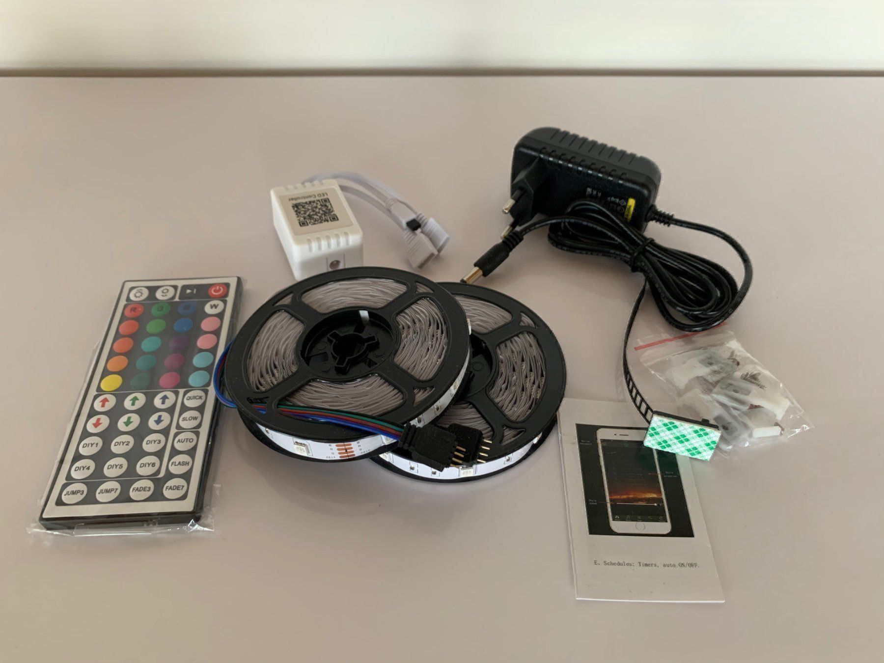 Ghirlande e barre luminose: LED Strip RGB 10m - NEU – Nuovo (secondo la descrizione) da Frauenfeld venduto da MrSalesman 1