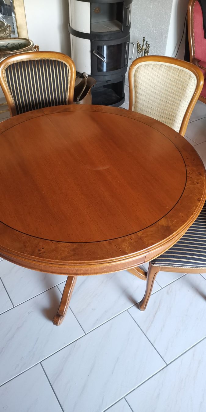 Set di tavolo e panche: SELVA Vitrine, Tisch, 6 Stühle – Usato da Hausen AG venduto da inf_c5y7 3