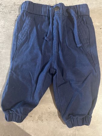 Süsse Baby Hose, Grösse 68, Marineblau für den Frühling!