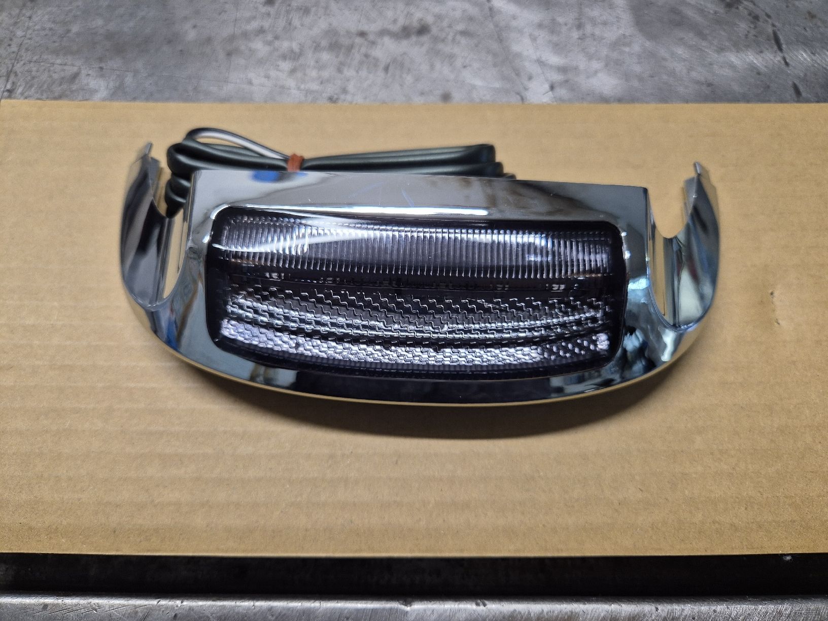 Harley-Davidson Tutti i ricambio per moto: Feu Led garde-boue av. Harley-Davidson – Nuovo e nell'imballaggio originale da Le Locle venduto da CHEGUA