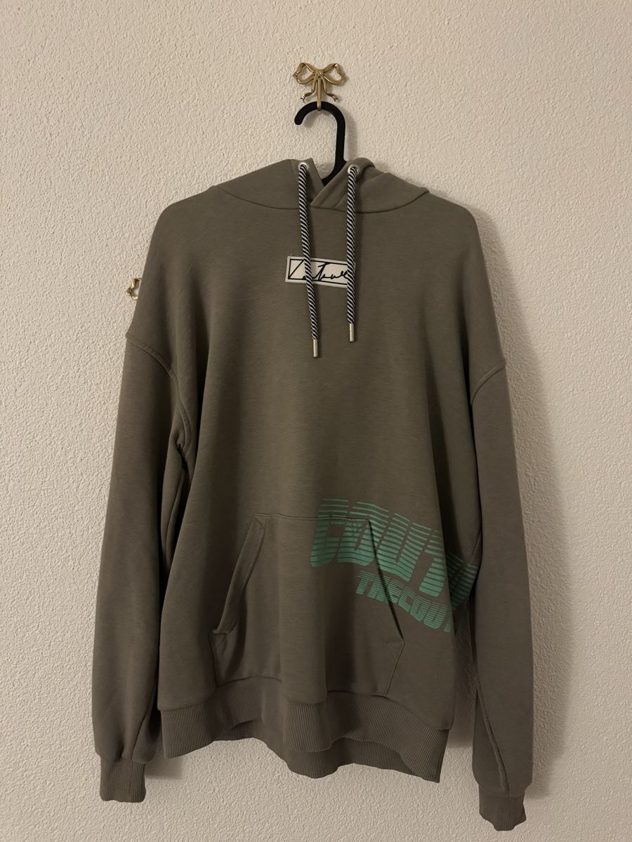 Pulls & Sweat-shirts: Kapuzenpullover  – D'occasion à Effretikon par ajl_rwt5