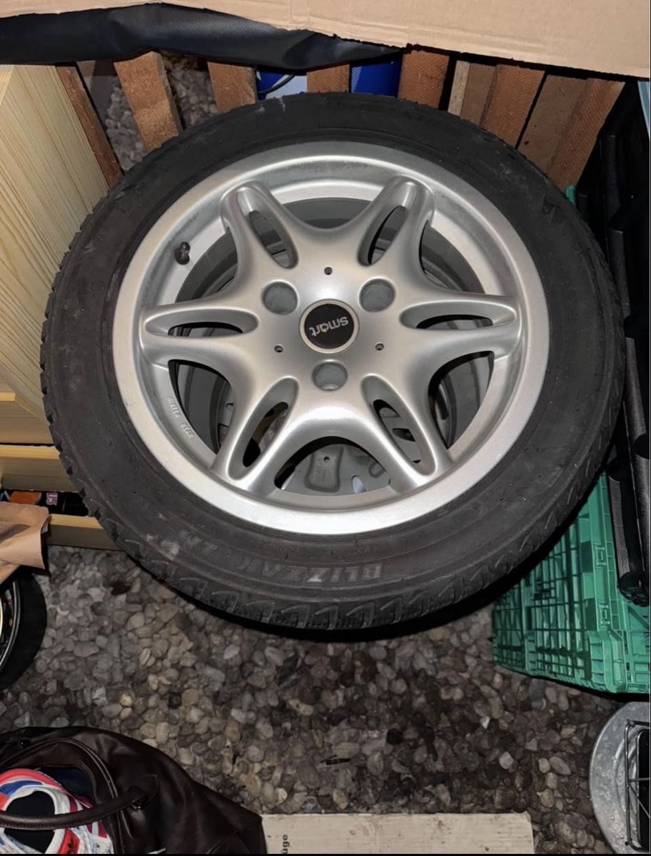 Pneumatici & Ruote complete: Reifen Smart Auto – Usato da Pfäffikon ZH venduto da Niko_97