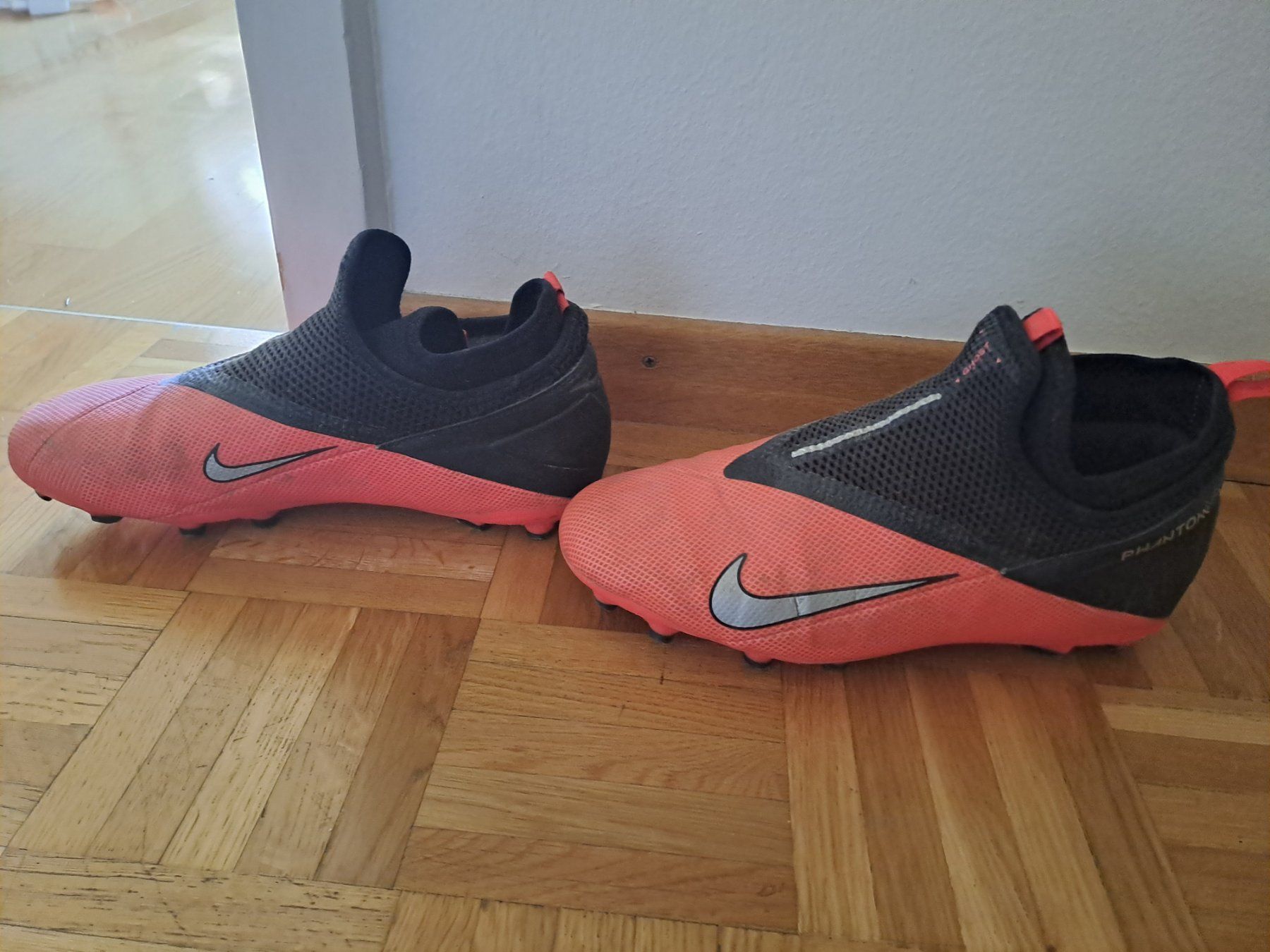 Nike Chaussures garçon: Fussballschuhe Nike Phantom Ghost – D'occasion à Richterswil par nar_7bkx