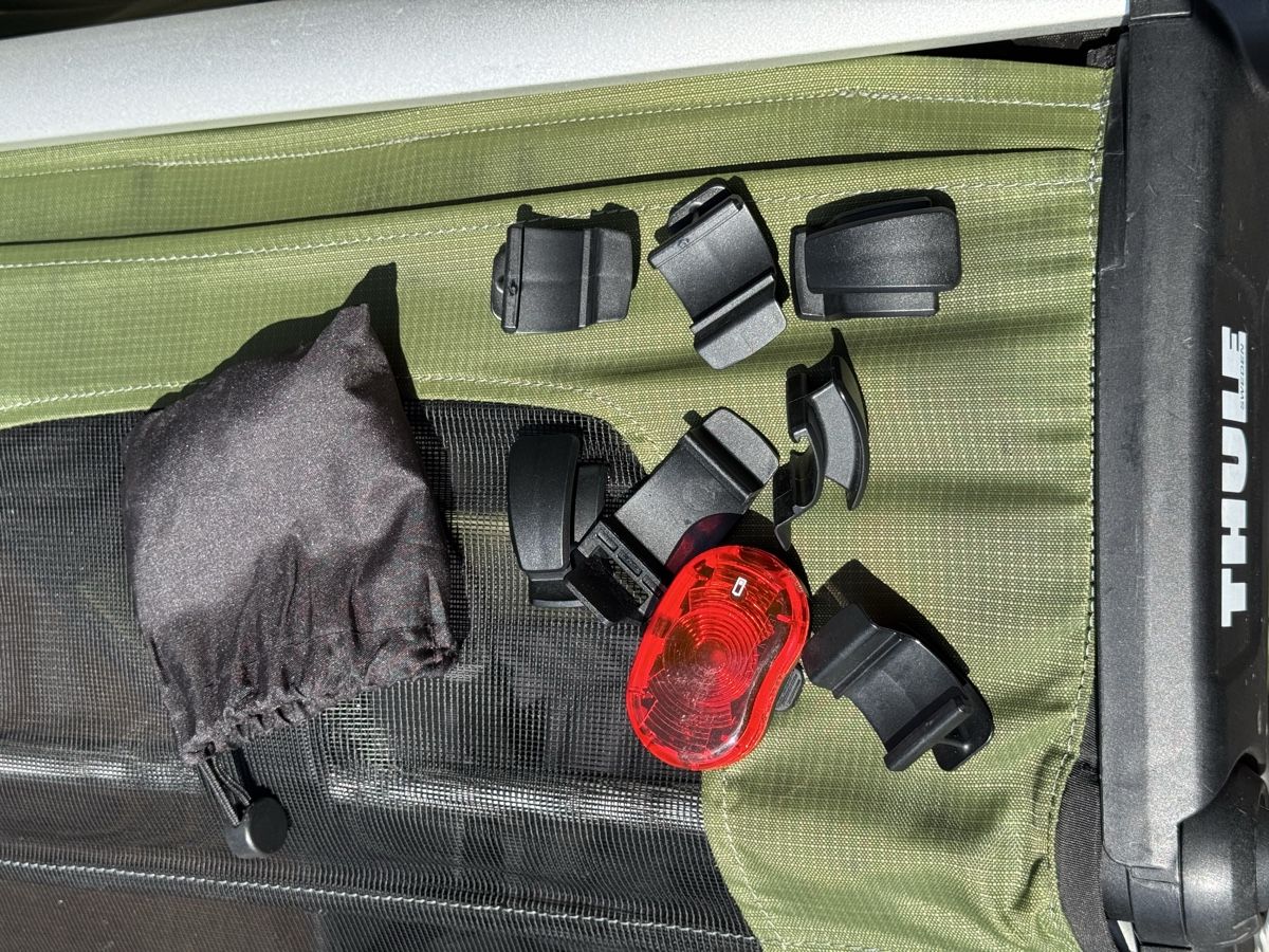 Thule Anhänger: Thule Chariot Cab 2 - bicycle trailer used – Gebraucht aus Zollikon von erismann_04 8
