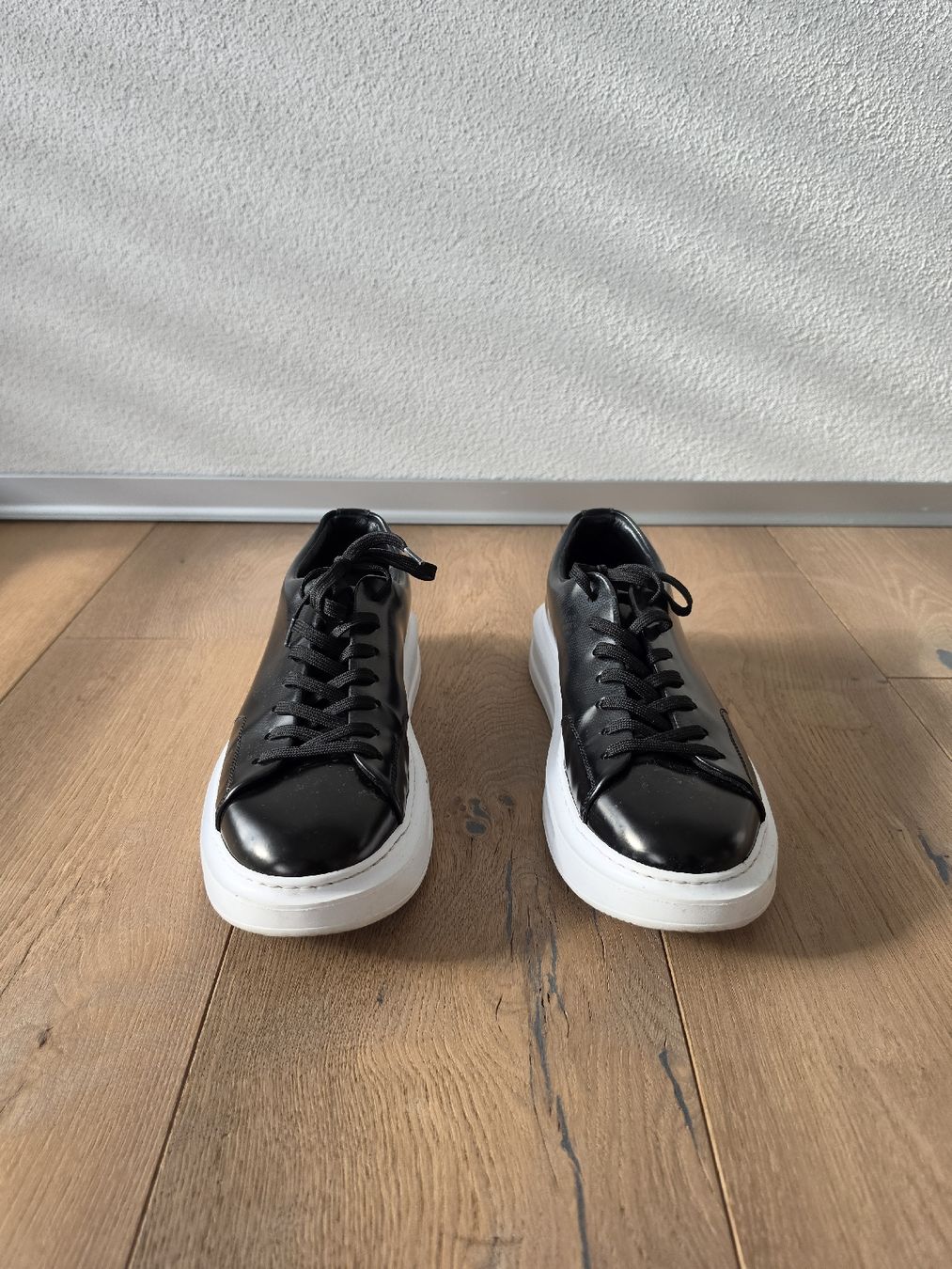 Louis Vuitton Damenschuhe: Louis Vuitton Sneaker Grösse 6½  – Gebraucht aus Oberrohrdorf von VRG_1704 1