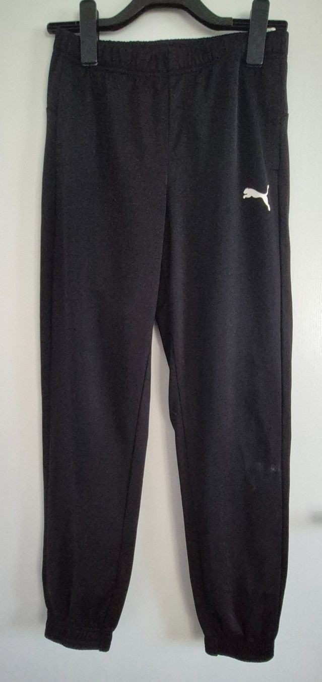 Puma Pantalons: Puma Trainingshose, Gr. 164 – D'occasion à Volketswil par Dokinka