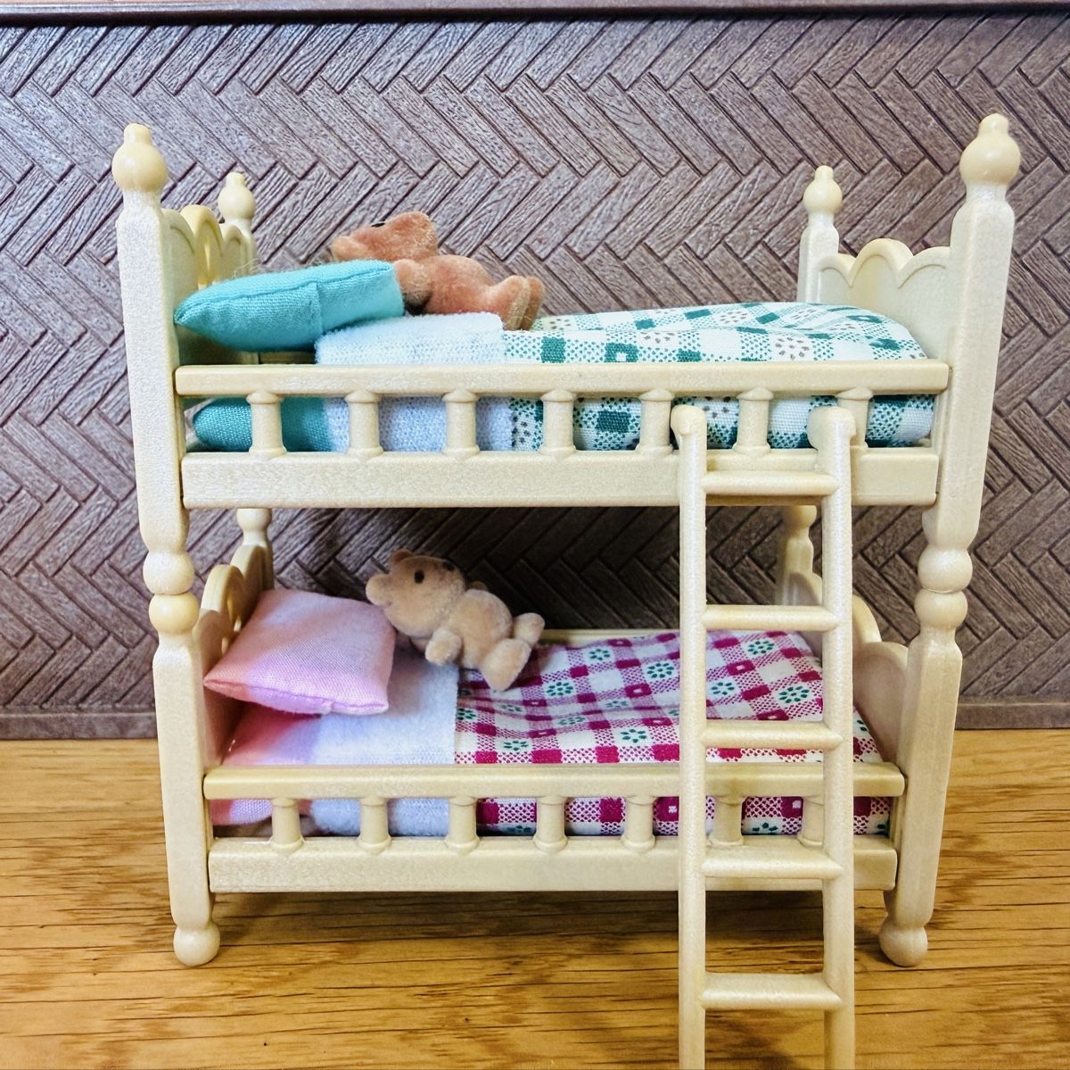Sylvanian families Giocattoli: Lit superposé miniature et bibliothèque - parfait état – Usato da Grand-Lancy venduto da Roteli76 3