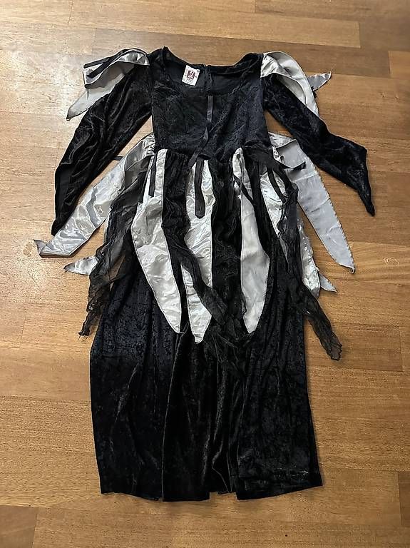Costumi: Fasnachtskostüm – Usato da Buchrain venduto da billy79