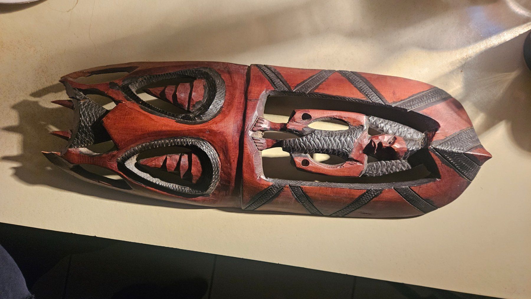 Internationale Kunst: Holzmaske Afrika – Gebraucht aus Feldbrunnen von Kolosseum111