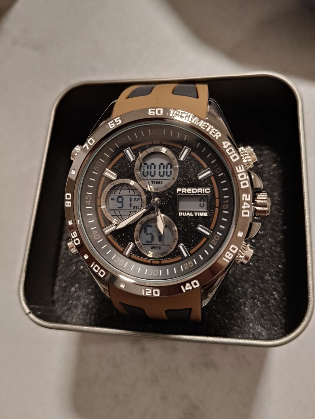 Orologi: Montre Fredric Chrono Quartz  – Nuovo e nell'imballaggio originale da Fétigny venduto da ott_bq96