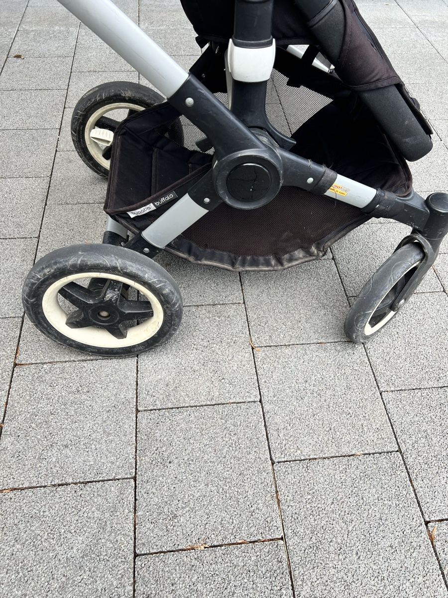 Bugaboo Kinderwagen: Kinderwagen Bugaboo Buffalo in rot – Gebraucht aus Baldegg von Nu08 5