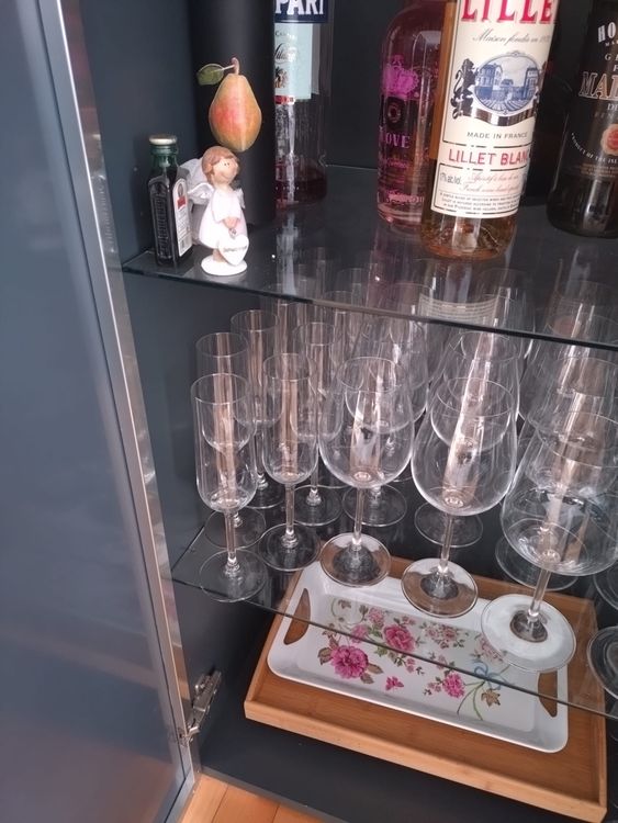 Schrank (ohne Inhalt) 4