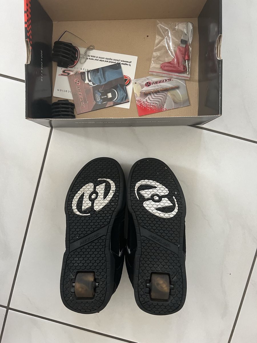 Herrenschuhe: Originale, neuwertige Heelys – Neu (gemäss Beschreibung) aus Uetendorf von Lucutus-Picard 1