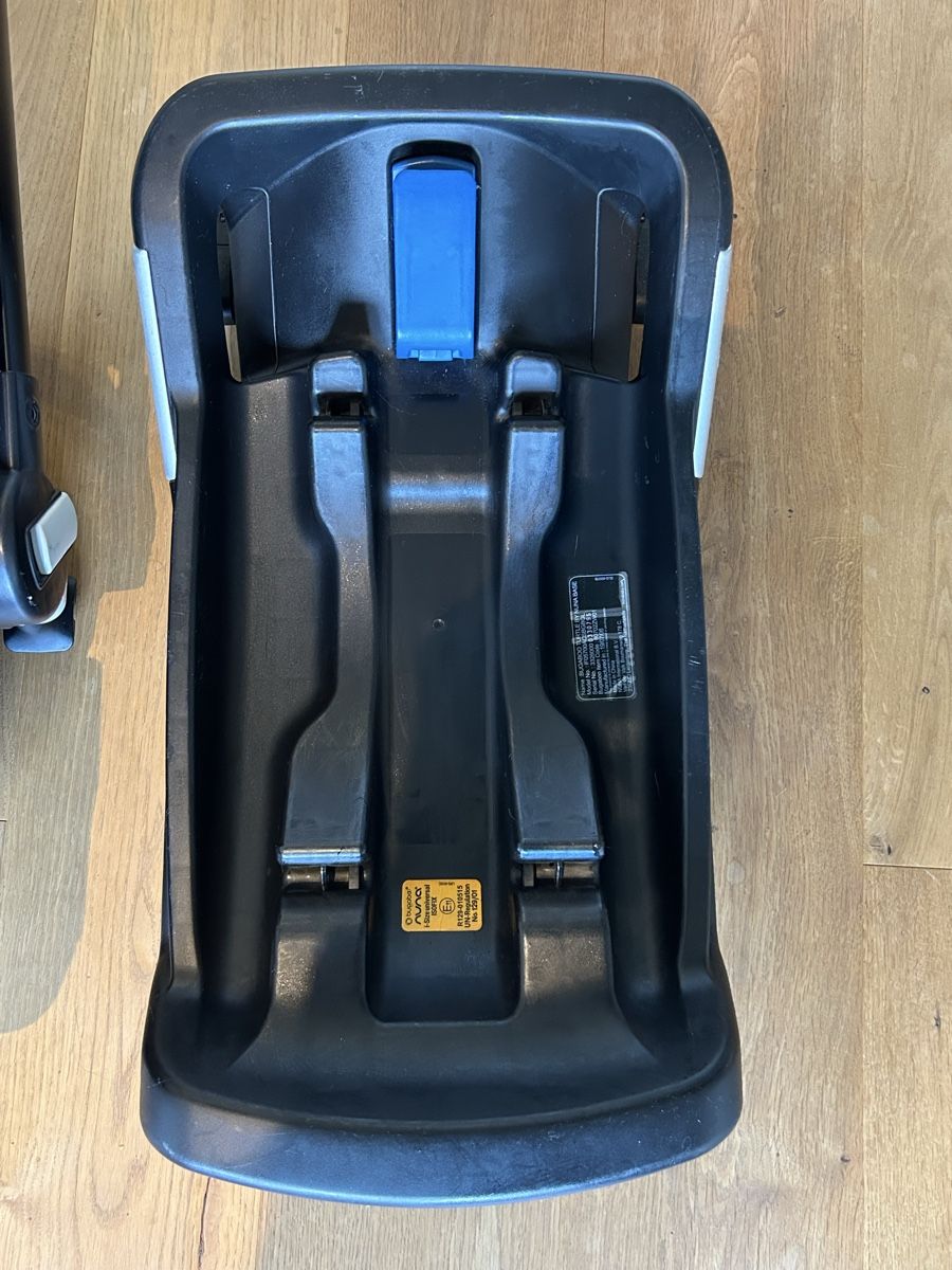 Bugaboo Seggiolini per auto: Babyschale Bugaboo Turtle by Nuna mit Isofix Basis schwarz – Usato da Horgen venduto da a_h_b_8810_xlz 2