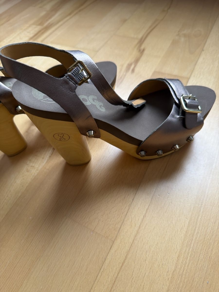 Scarpe da donna: Holz Sandalen von floh Gr. 37 – Usato da Oberrohrdorf venduto da Mariann79 1