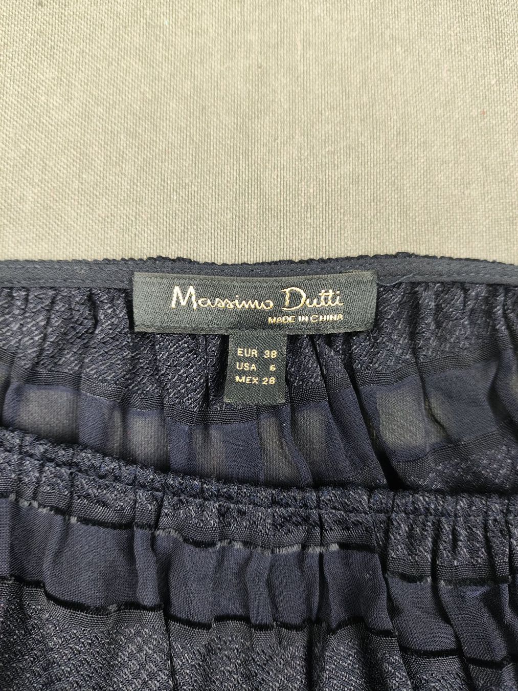 Massimo Dutti Blusen: MASSIMO DUTTI | blouse noire rayures transparente soie | 38 – Gebraucht aus Bonfol von Elise.Str 3