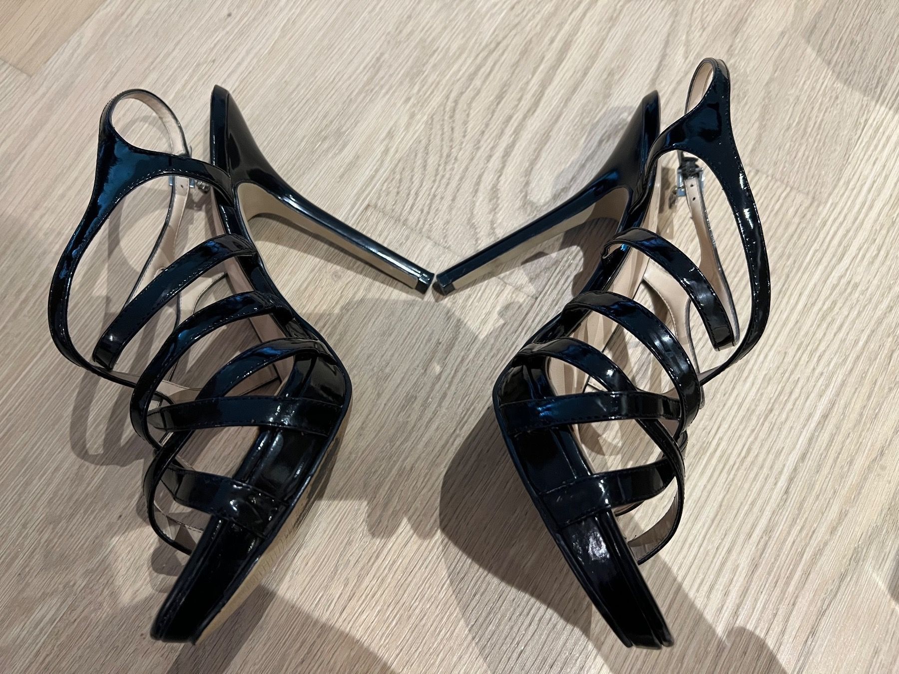 Guess Scarpe da donna: Guess Sandalen, Grösse 40 – Usato da St. Gallen venduto da mirnes84 1