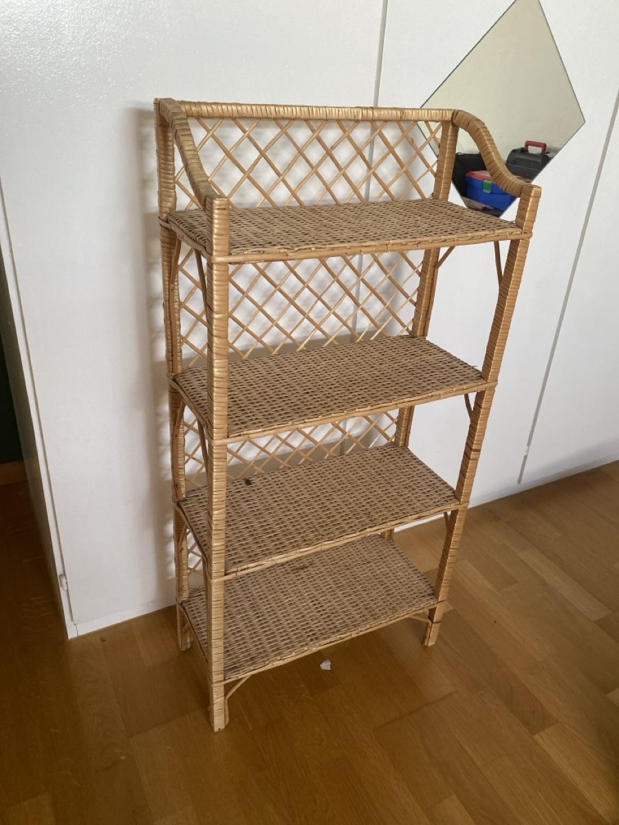 Scaffali: Kleines rattan Gestell – Usato da Basel venduto da car_k9sg 1